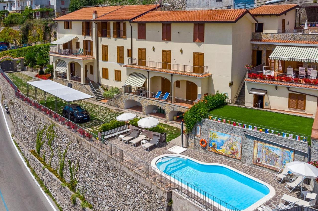 Appartamento Ilaria In Villa Laura Скала Экстерьер фото
